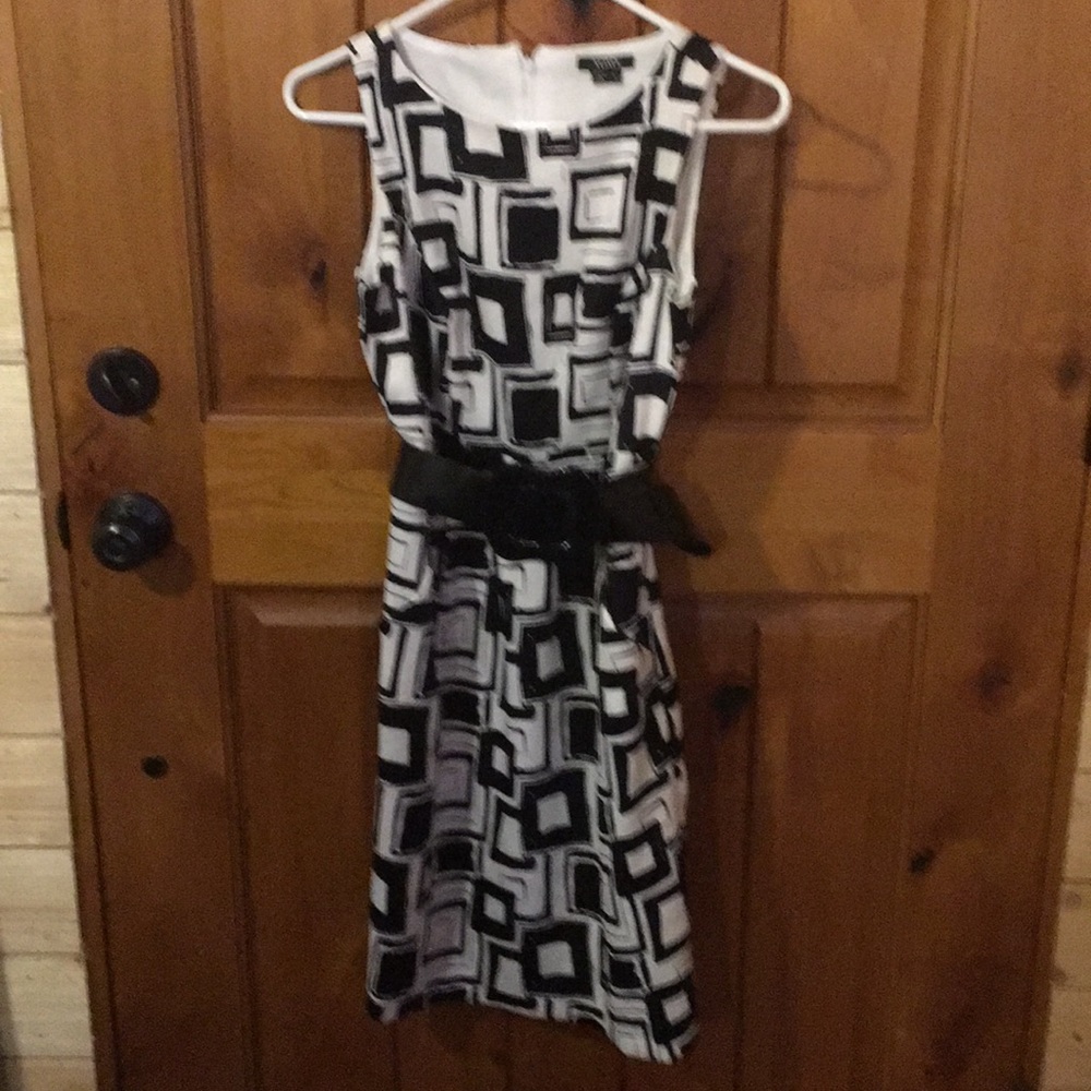 Size 5 Black and White Dress